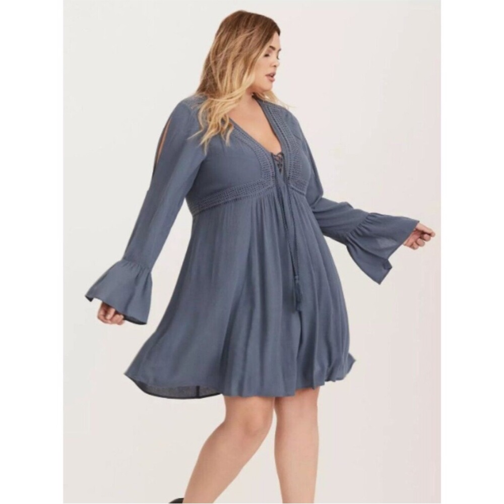 Torrid blue slit sleeve eyelet crochet tassel peasant dress size 2 or 2X